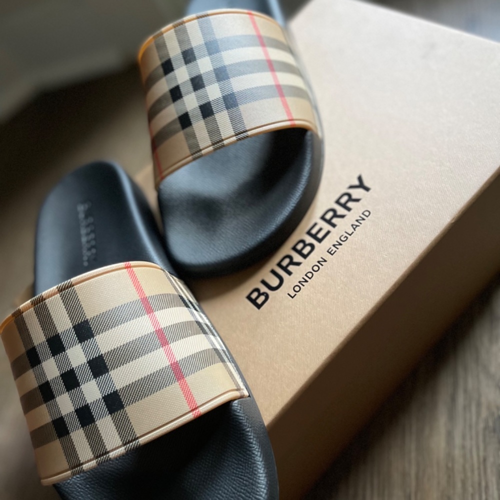 Burberry Slides - Picture 5 of 5
